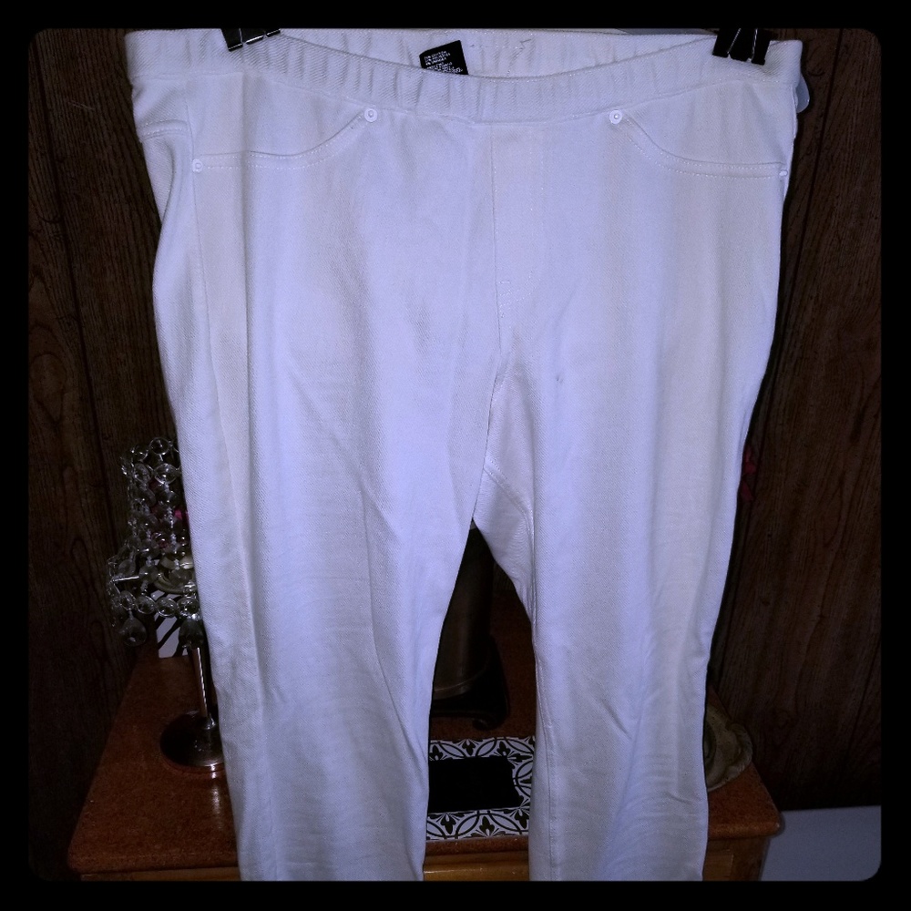 White stretch pants